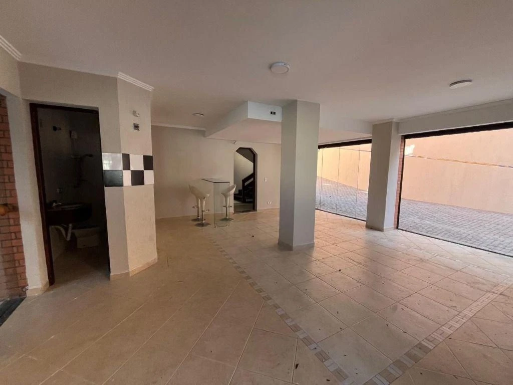 House with 3 en-suite bedrooms and a balcony, 450 m² — photo 35