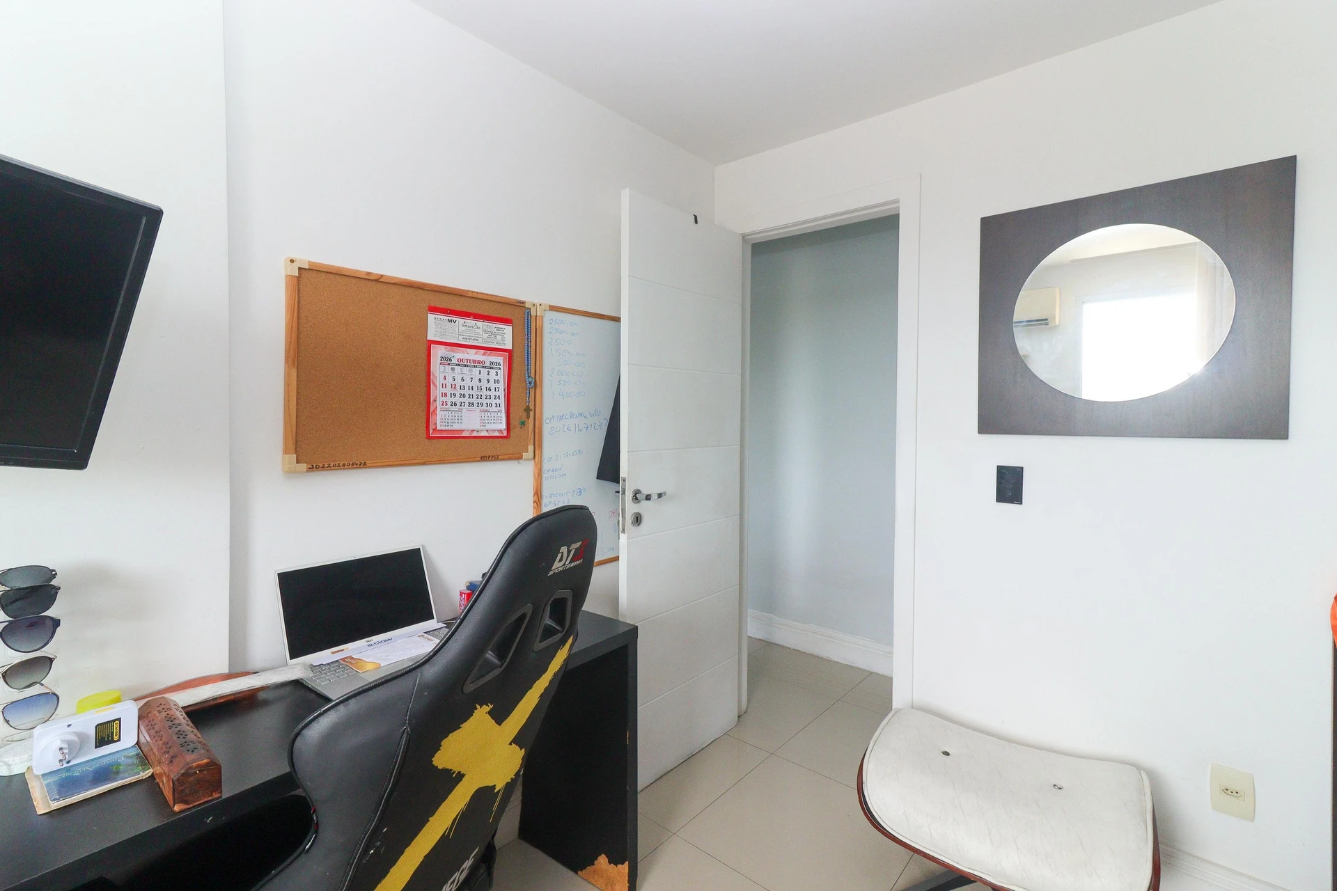105 m² apartment with a home office and a washing machine — photo 36