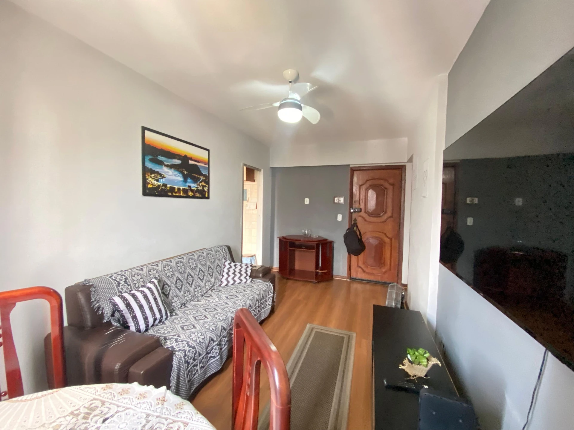 Furnished 2-bedroom apartment with 1 parking space — photo 21