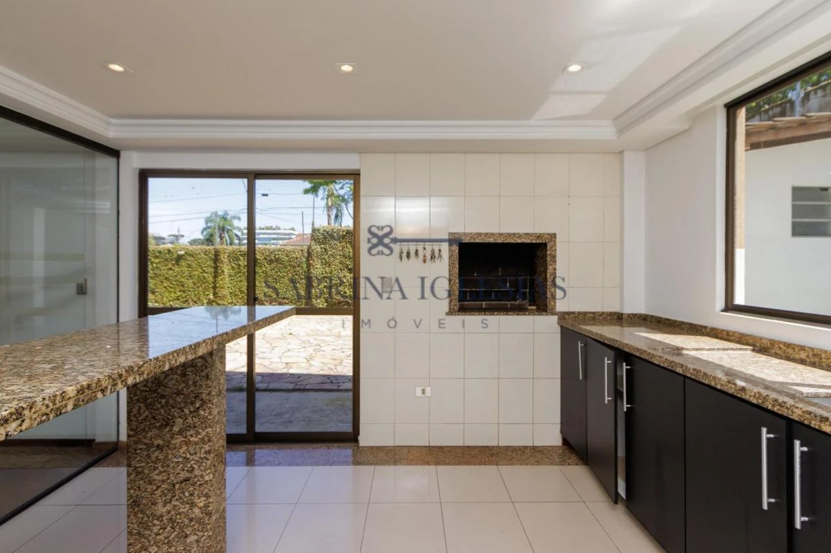 4-bedroom house with a grill on the balcony in Curitiba — photo 32