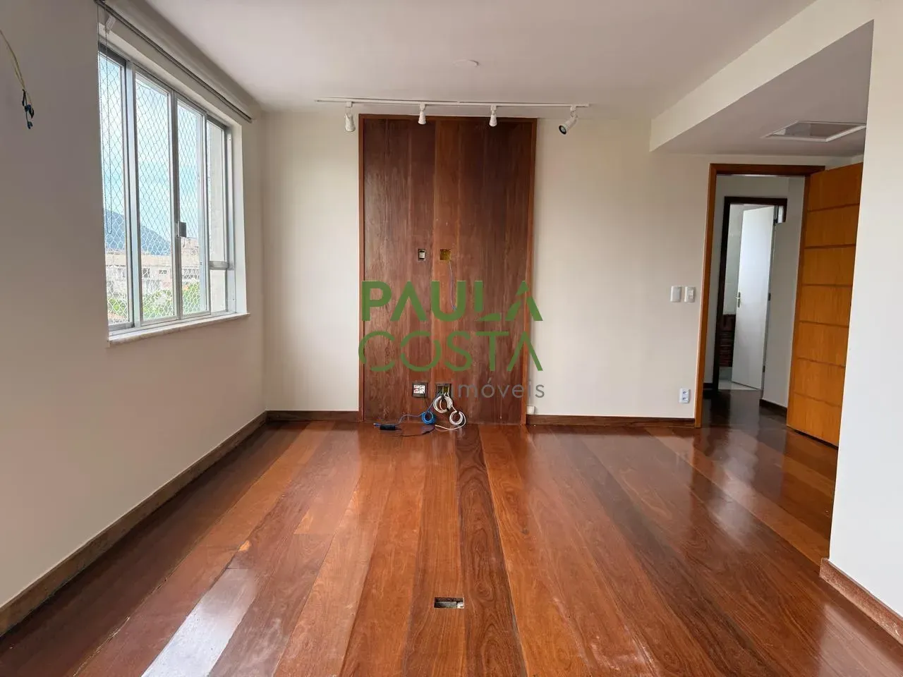 Top-floor apartment with 5 bedrooms and 5 bathrooms plus balcony grill — photo 27