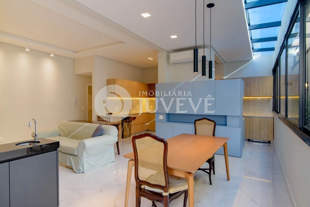 Furnished apartment, 104 m², with a glass-enclosed balcony — photo 18