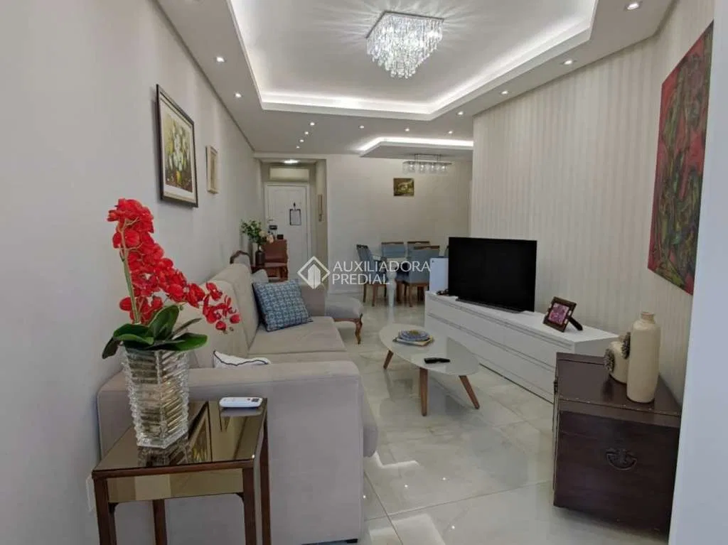 3-bedroom apartment with enclosed glass balcony