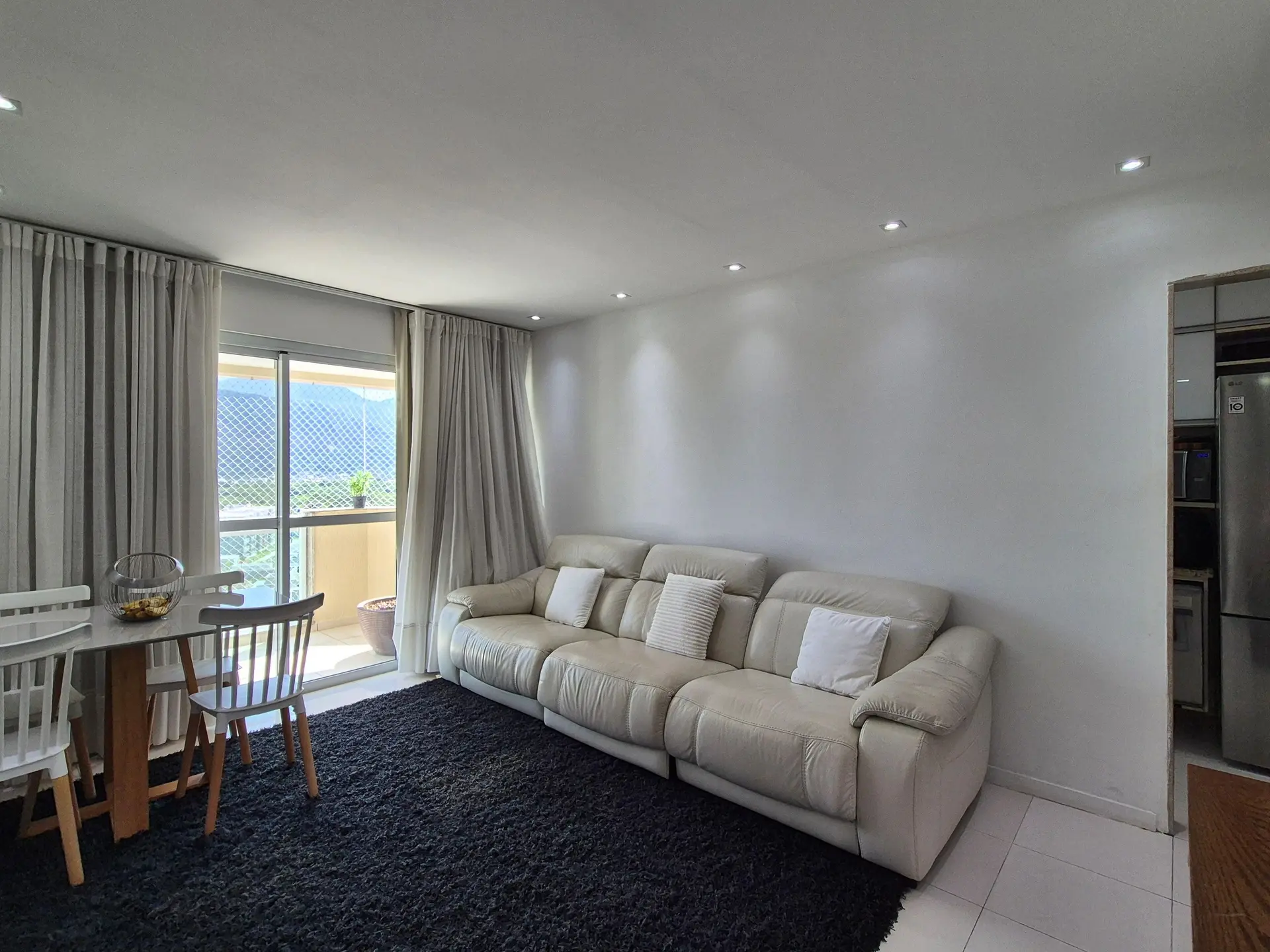 Furnished 2-bedroom apartment with private BBQ — photo 7