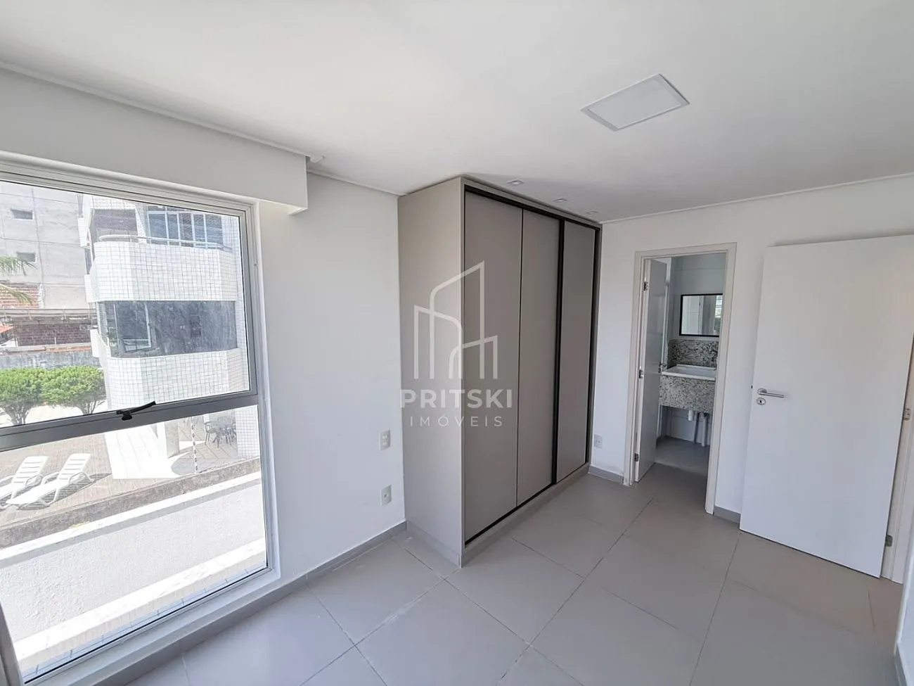 Apartment, 63 m², with floor-to-ceiling windows — photo 9
