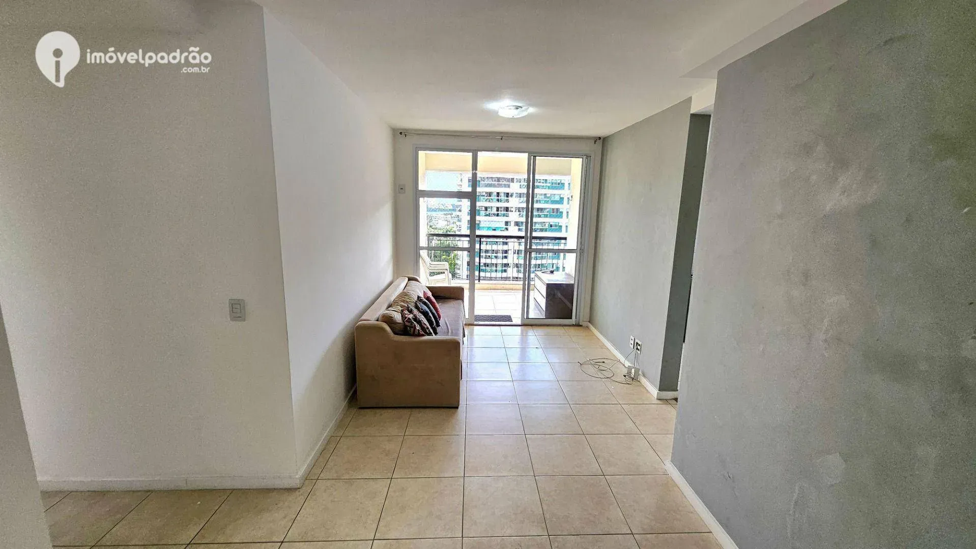 Furnished 2-bedroom apartment with enclosed balcony — photo 13