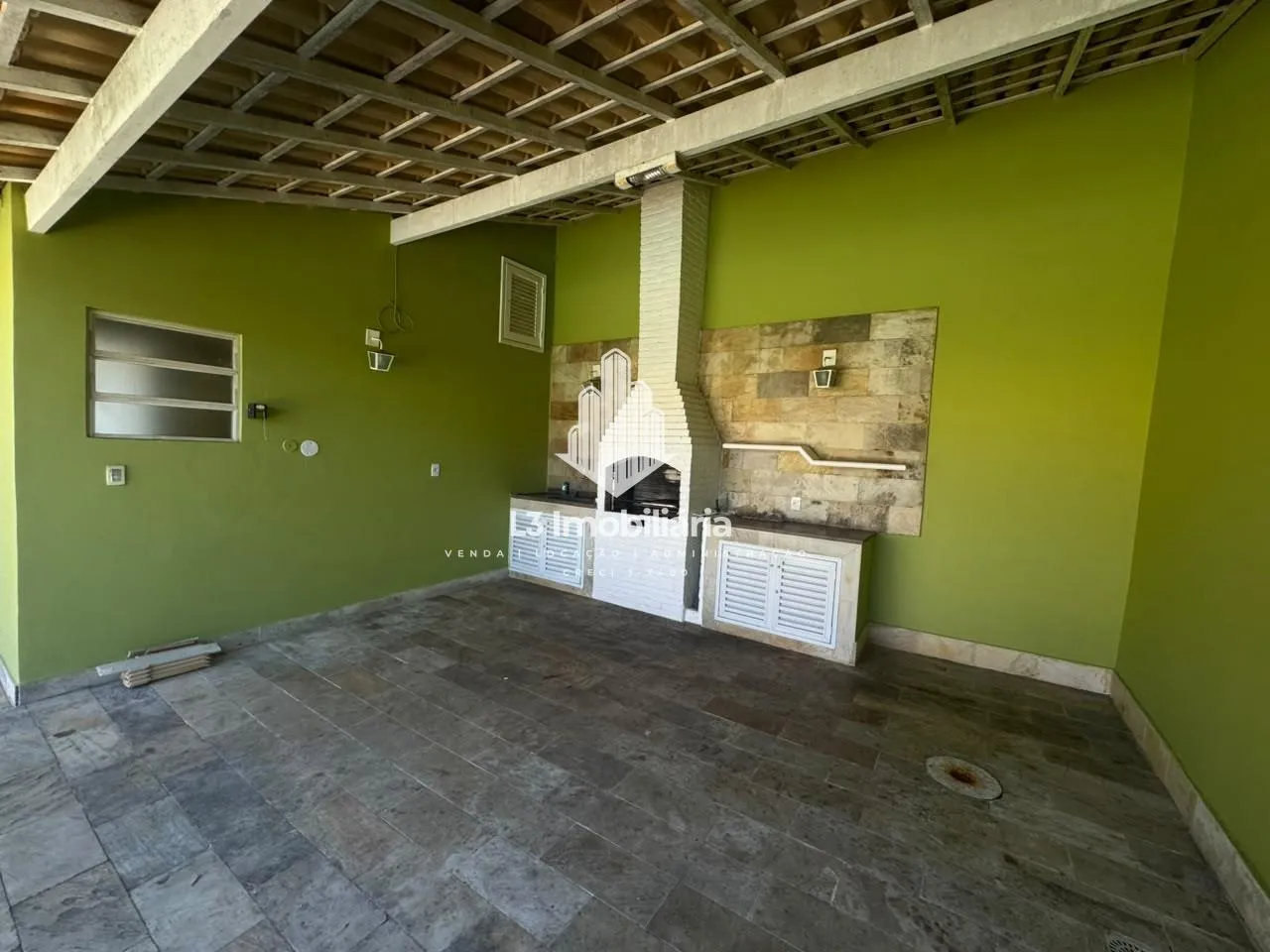 Rental house with 4 bedrooms and 3 bathrooms — photo 3