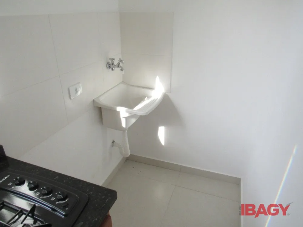 One-bedroom, 30 m² apartment in Florianópolis — photo 6