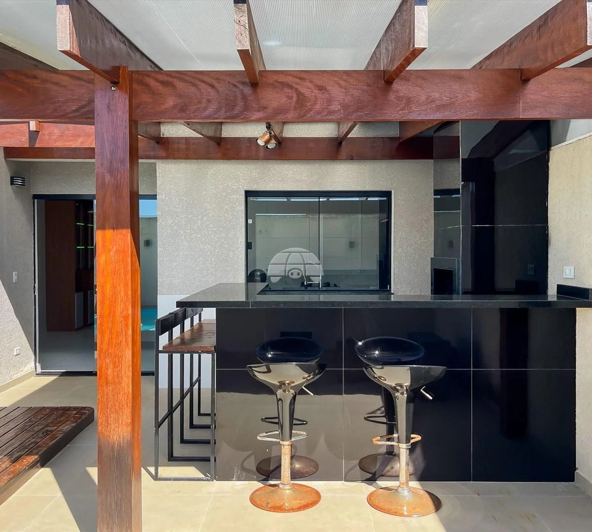 3-bedroom house with a grill on the balcony in Curitiba — photo 8