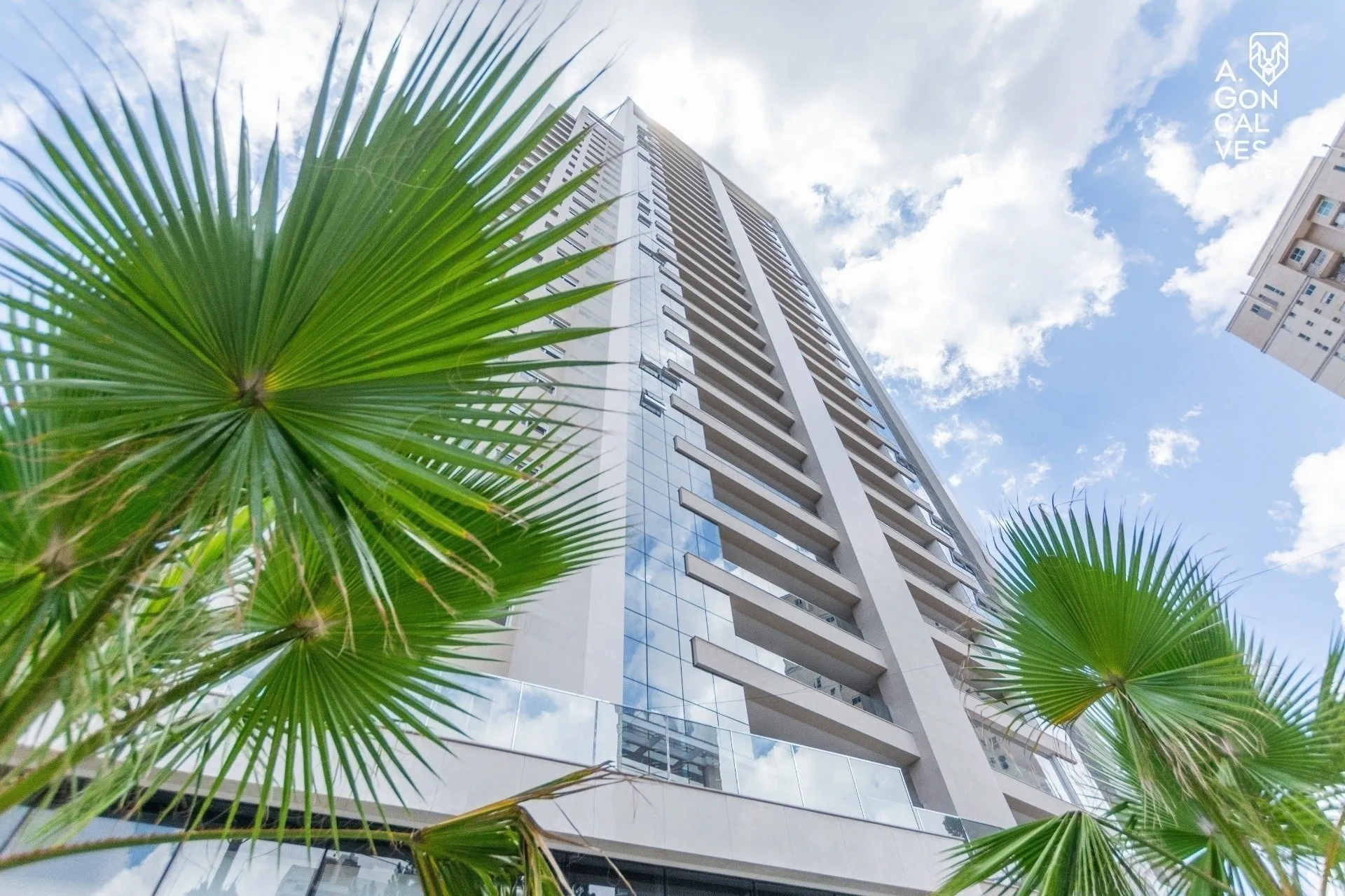 Мебльована квартира 260 м² з 4 спальнями з власними ваннами — photo 40