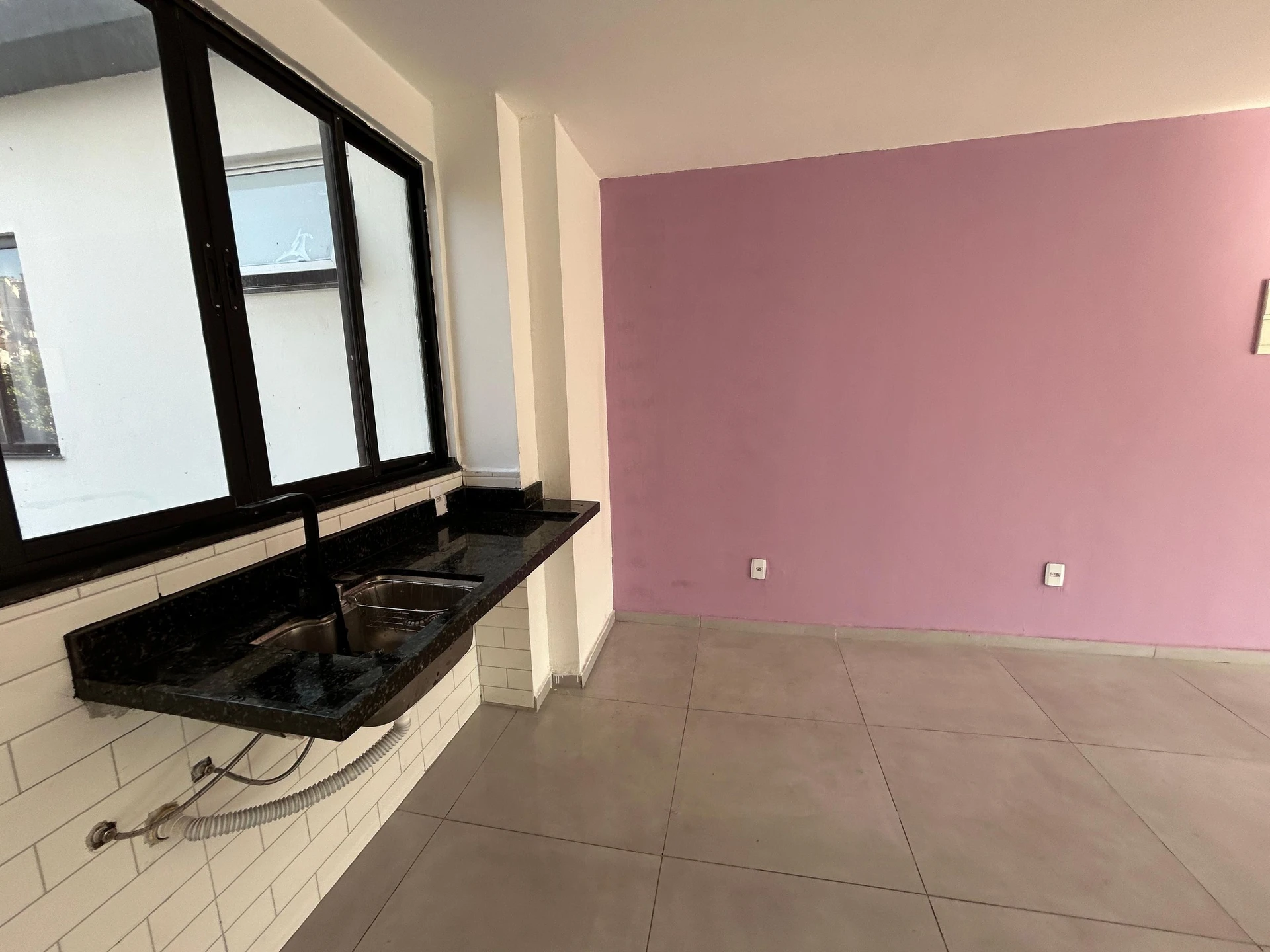 Квартира с 2 спальнями, 1 ванной при спальне и балконом — photo 27