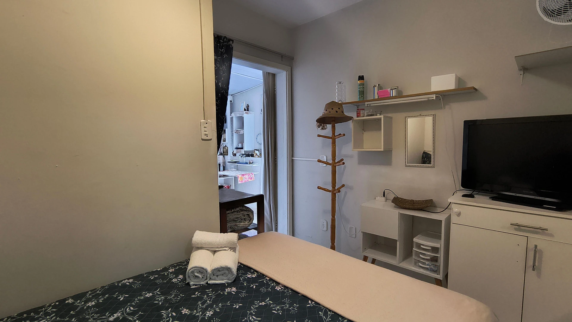 Apartamento mobiliado com mesa de trabalho e 4 quartos — photo 49
