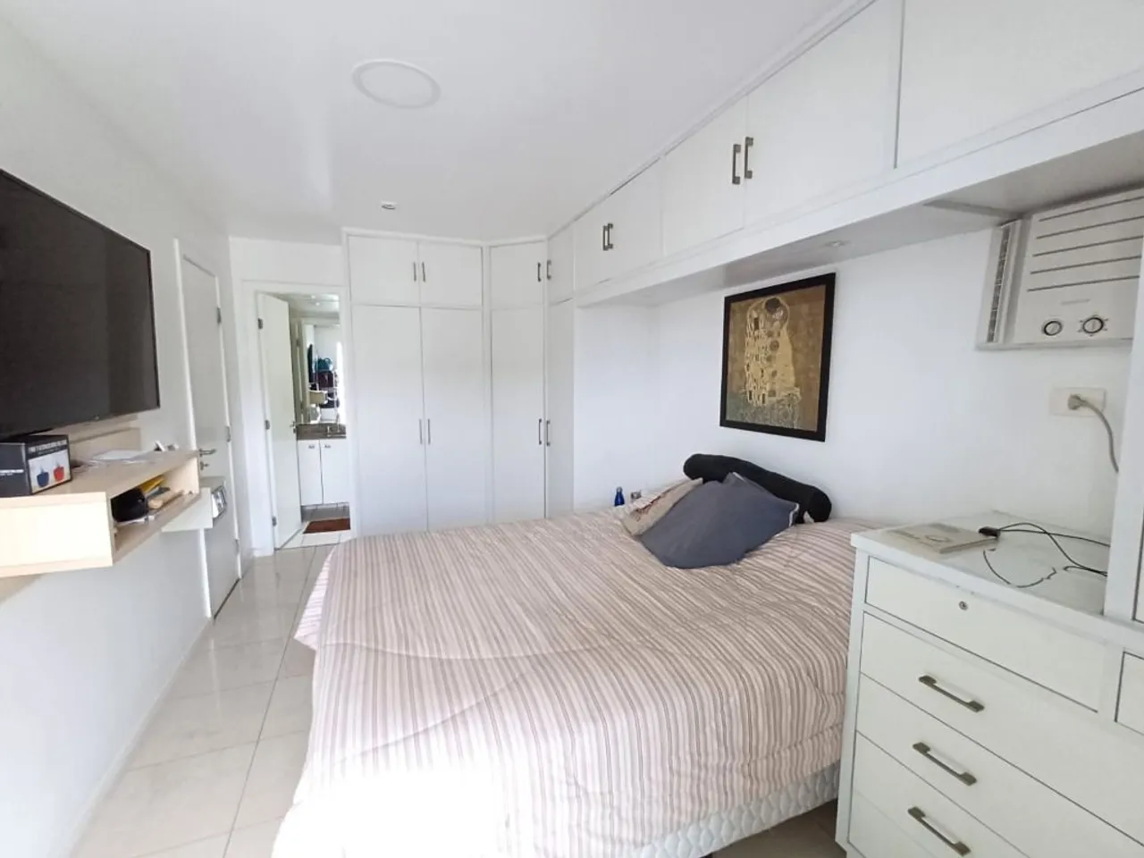 203 m² apartment with 3 bedrooms and enclosed balcony — photo 5