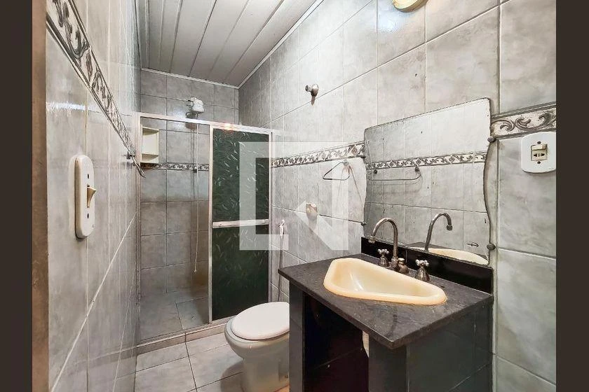 80 m² rental apartment with 2 bedrooms and enclosed kitchen — photo 32
