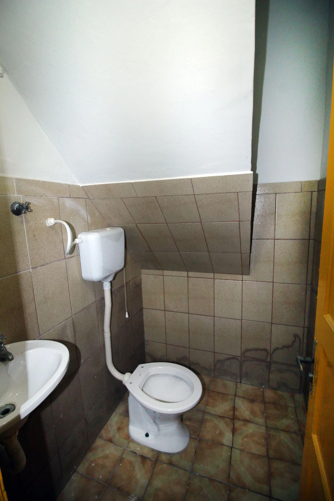 Rental house with 3 en-suite bedrooms and 4 bathrooms — photo 47