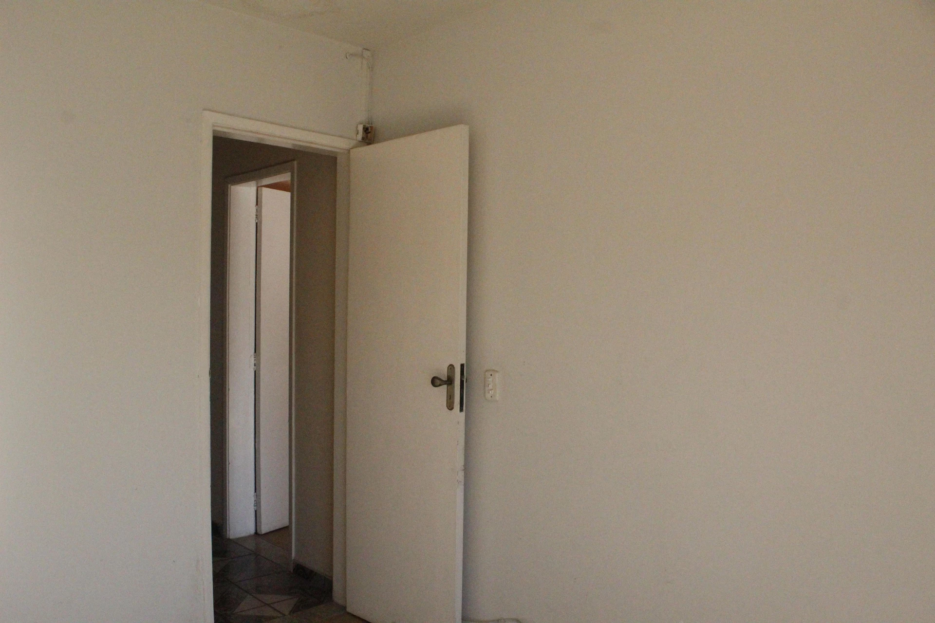 Rental apartment with 4 bedrooms and a balcony — photo 34