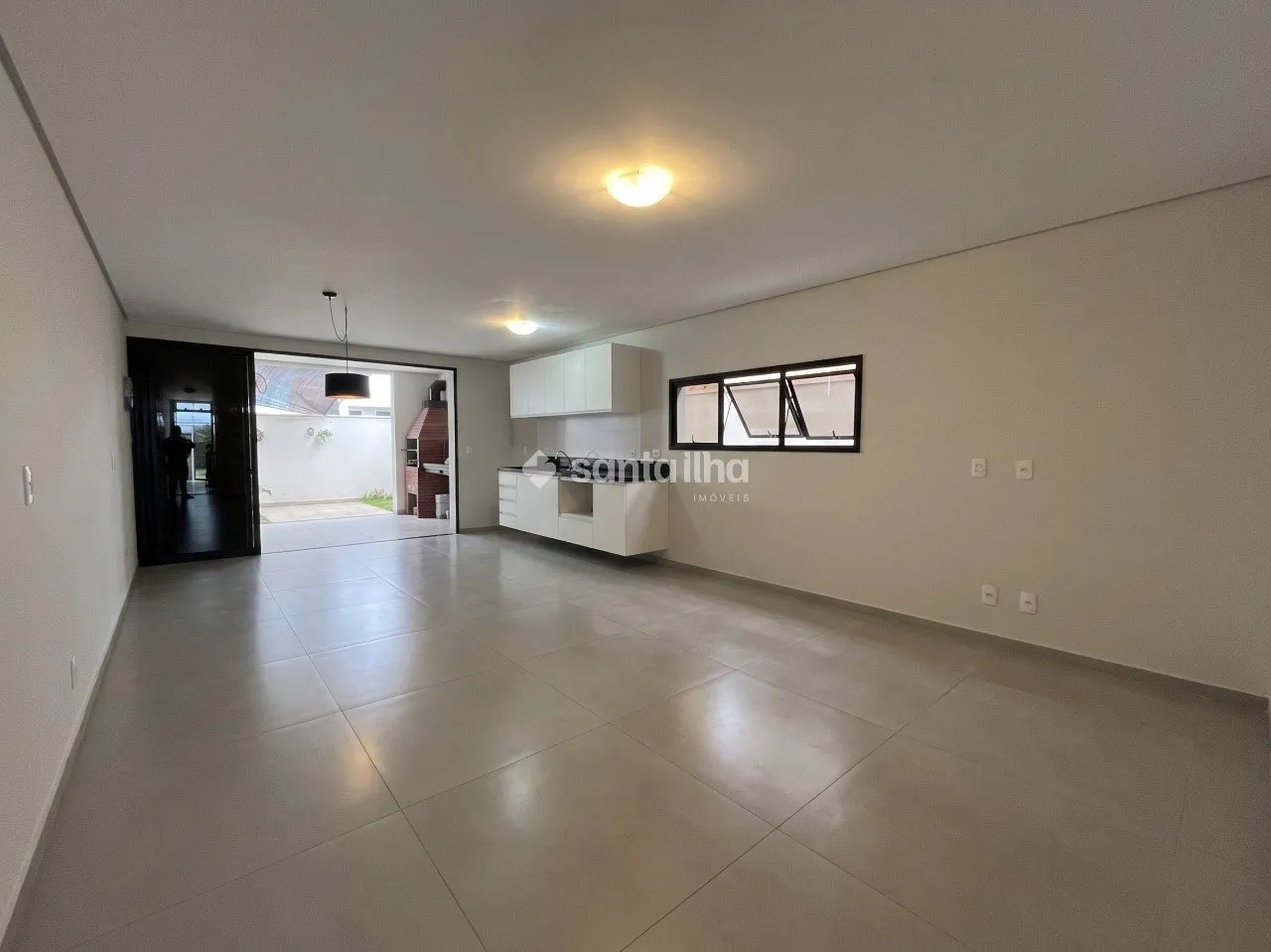 House with 3 bedrooms, private garden, open kitchen