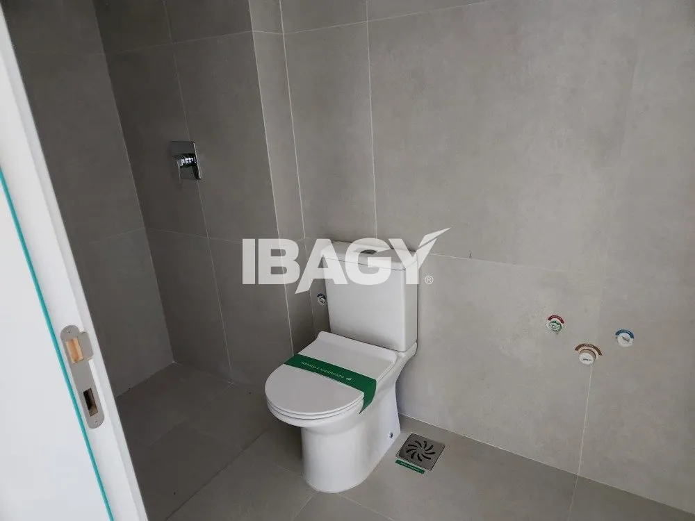 90 m² apartment with 2 bedrooms and 1 parking space — photo 17