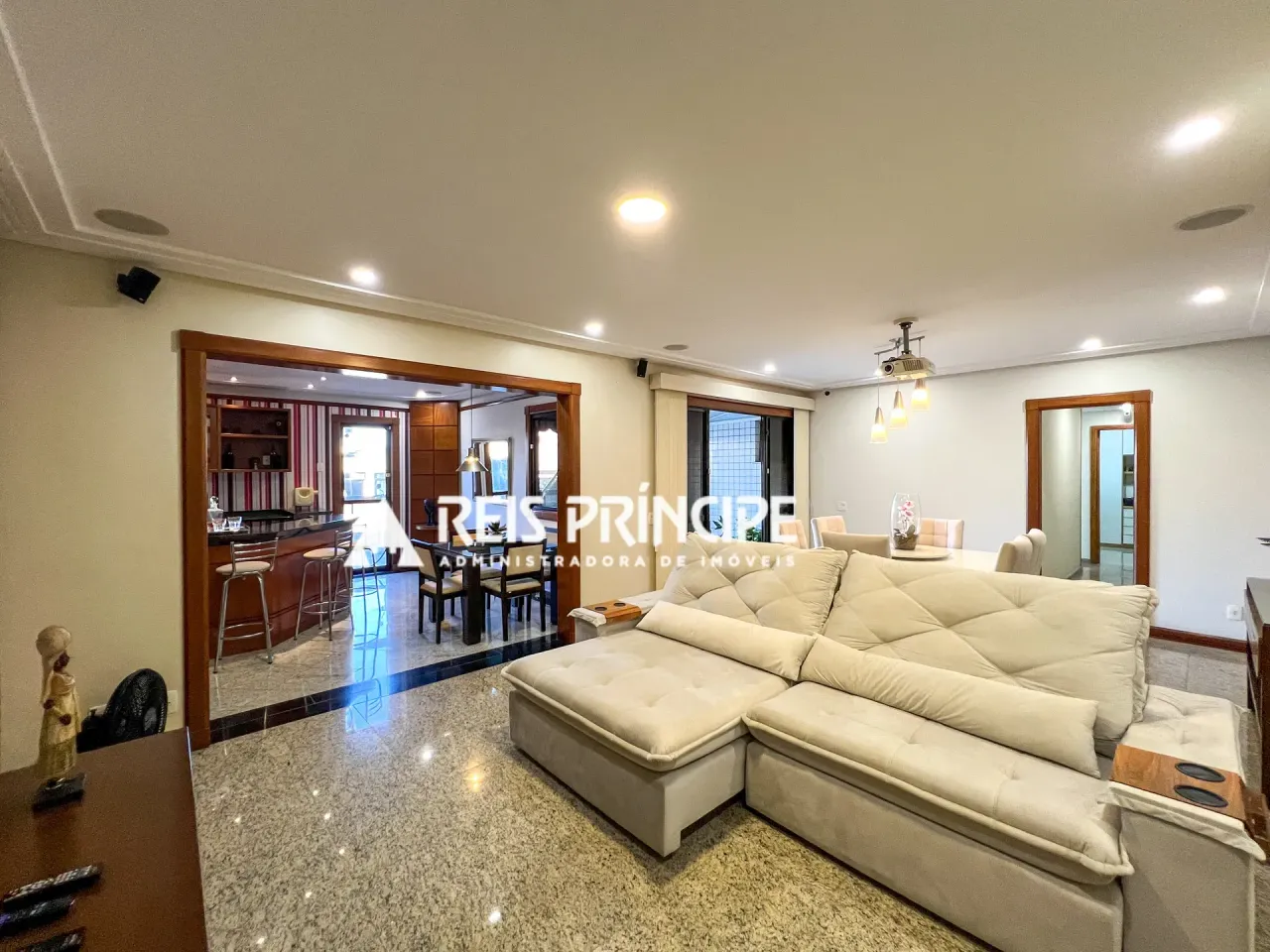 Furnished apartment with 5 bedrooms and a balcony — photo 18