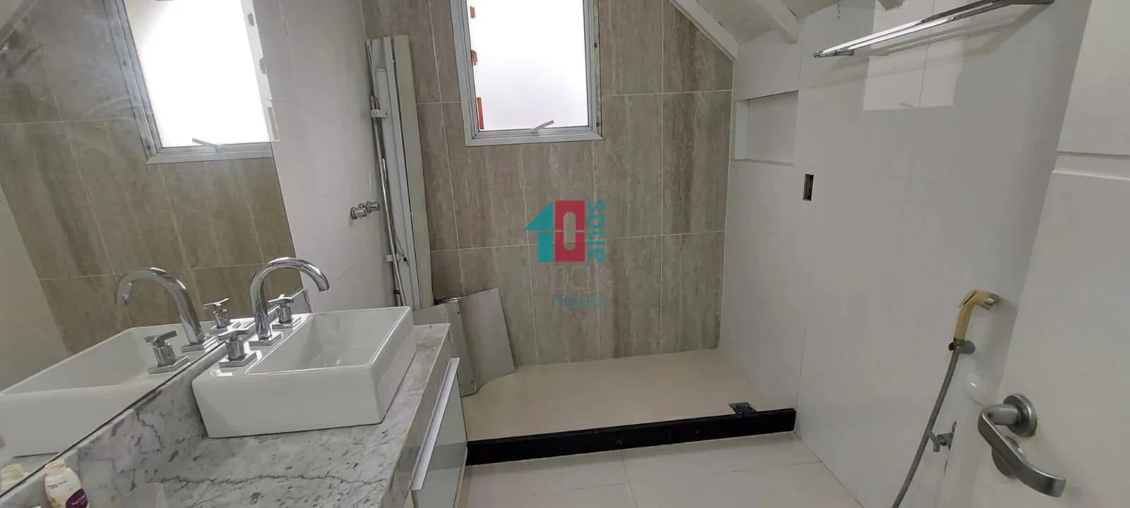Casa de 200 m² com 4 suítes e 3 vagas — photo 26