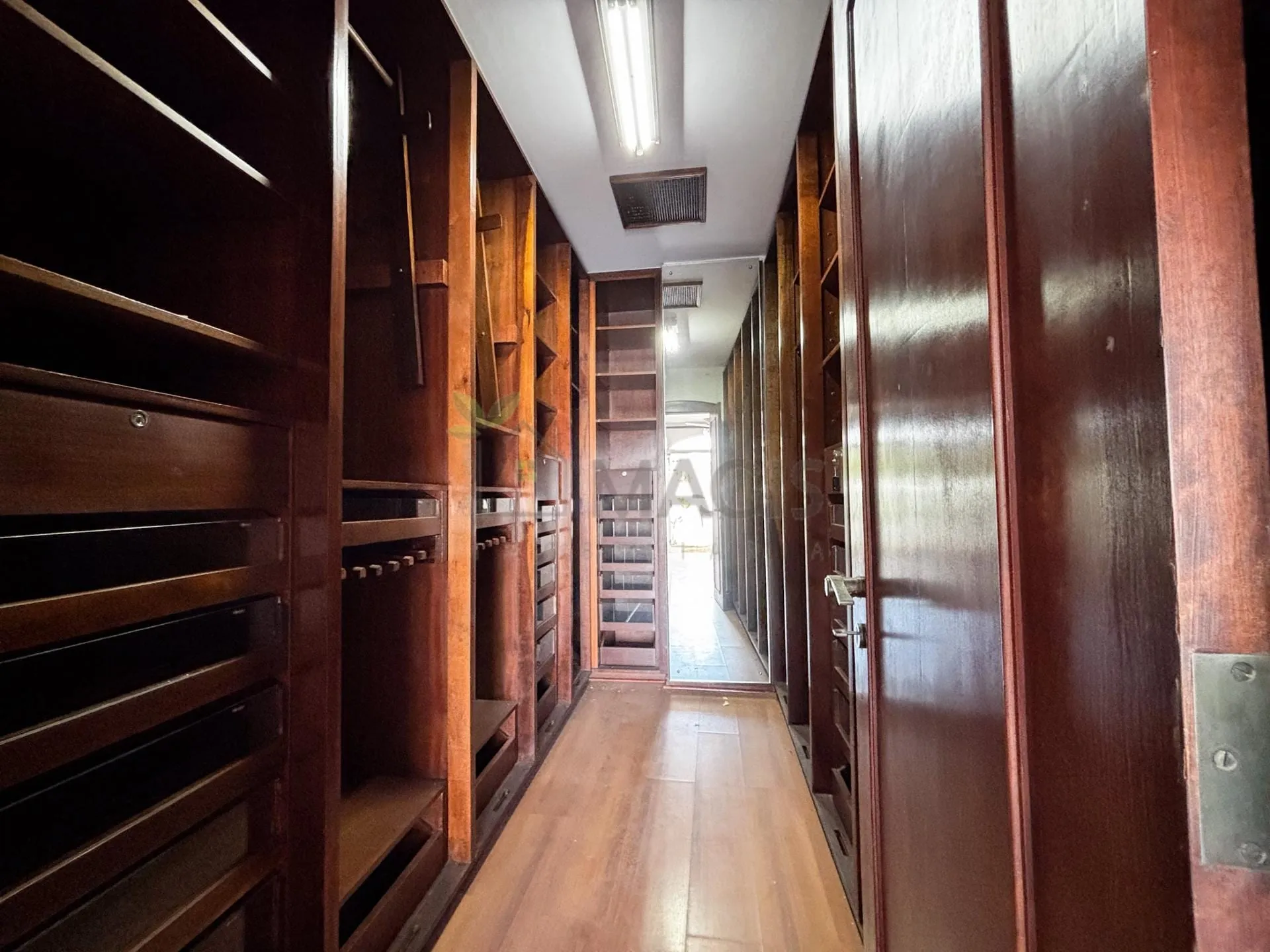 Будинок 604 м² з 4 спальнями та 4 ванними кімнатами — photo 29