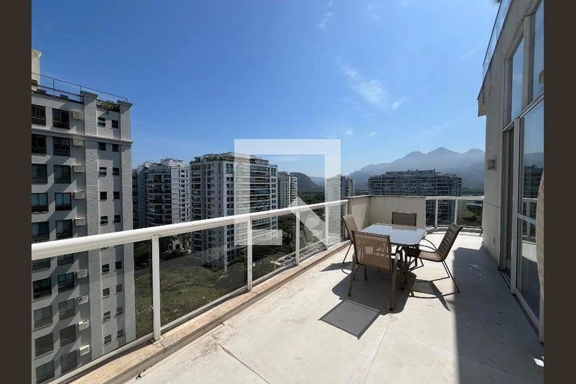 One-bedroom apartment with a mountain view — photo 12