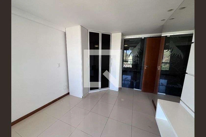 Top-floor apartment with 198 m², 4 bedrooms and 3 parking — photo 14