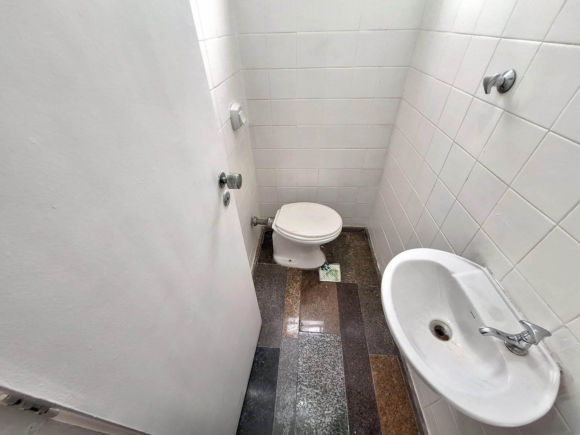 Apartamento de 75 m² com jacuzzi e varanda envidraçada — photo 32