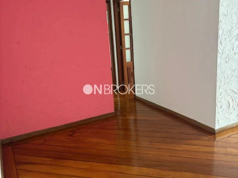 Apartment, 98 m², with wood or laminate floors — photo 9