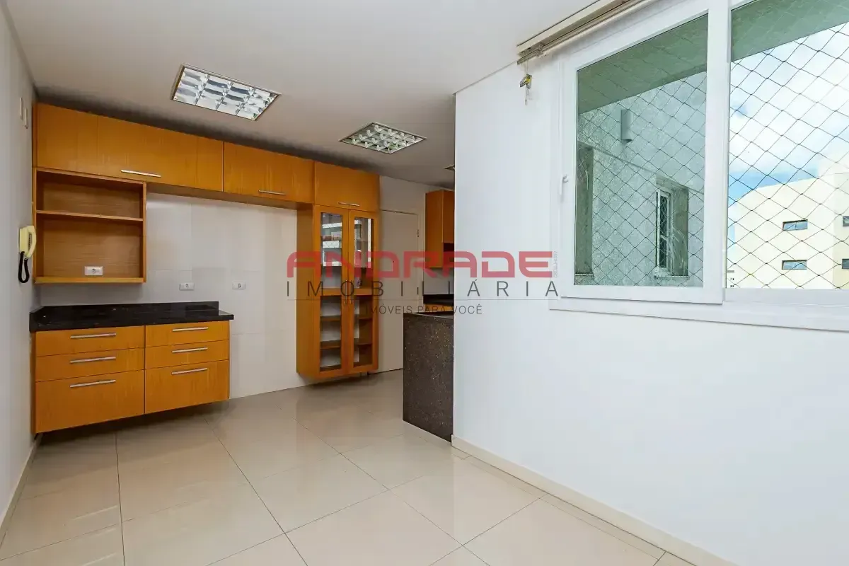 Apartment with 3 bedrooms and glass balcony — photo 15