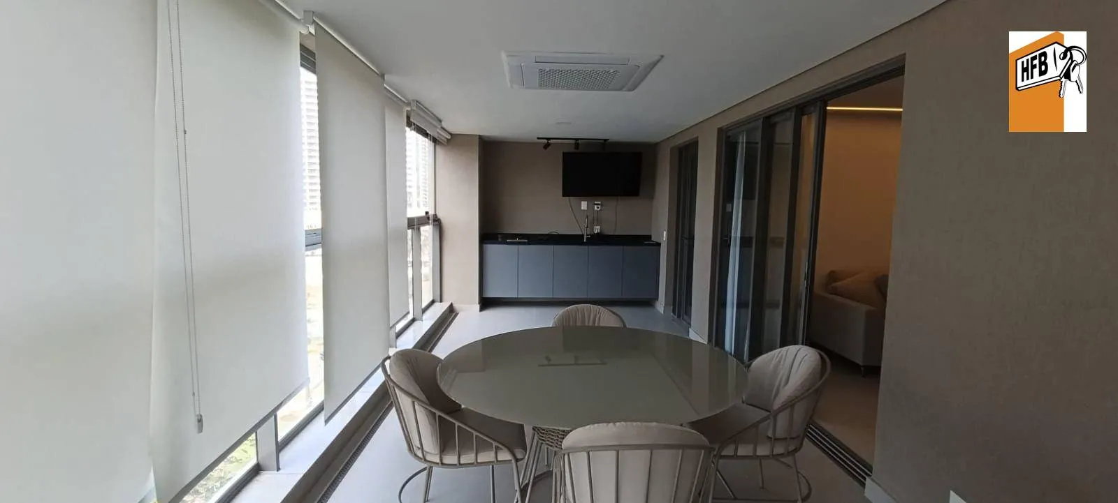 151 m² apartment with 3 bedrooms and 5 bathrooms — photo 6
