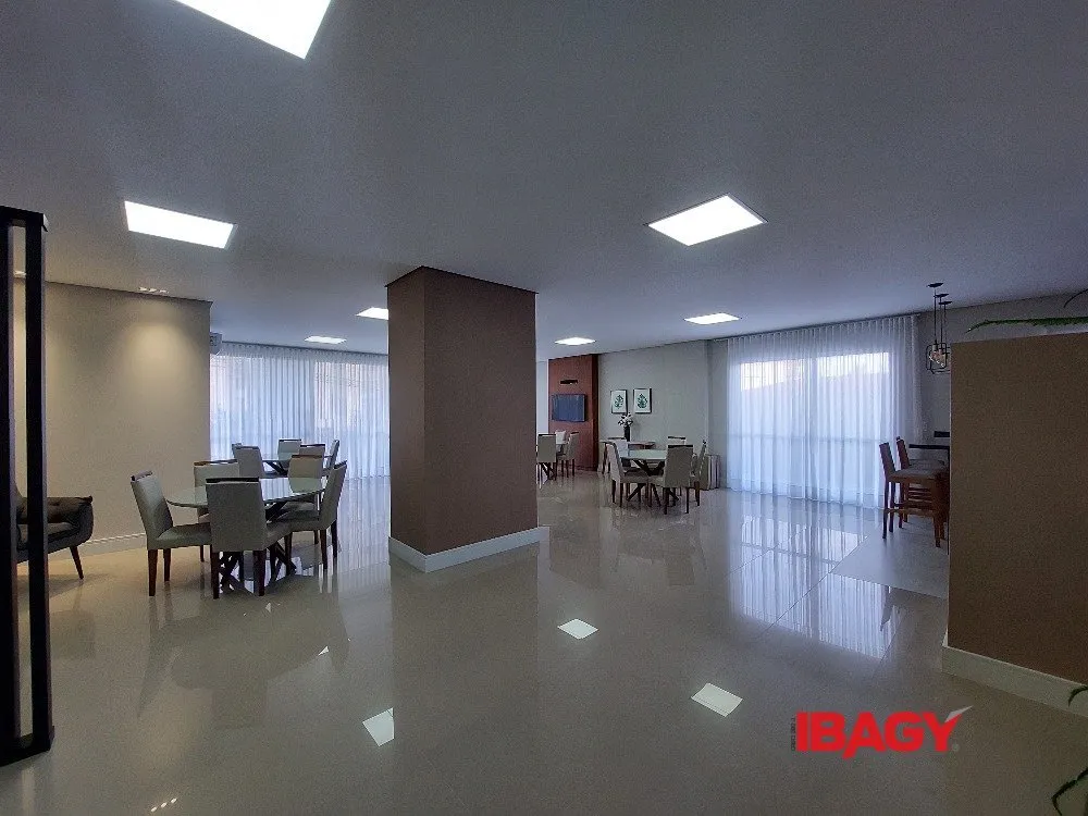 2-bedroom apartment with open-plan kitchen and parking — photo 21