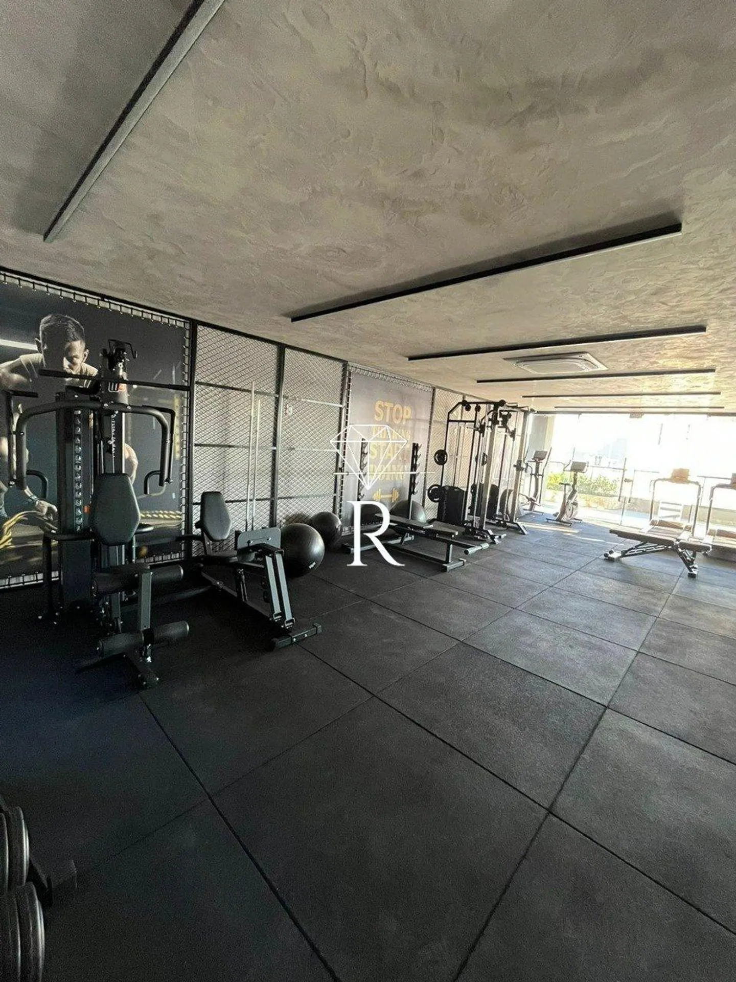 3-bedroom apartment with a grill on the balcony — photo 43