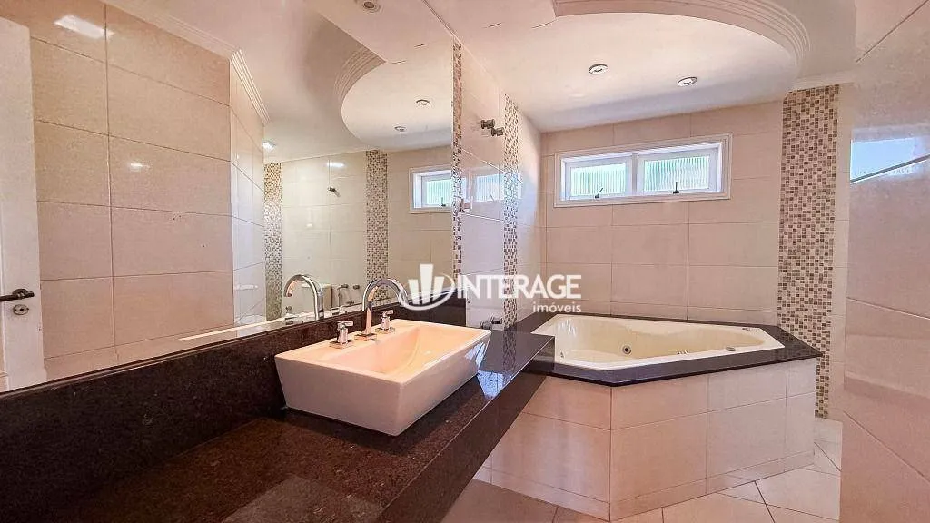 Condo house with private garden and laundry area — photo 52