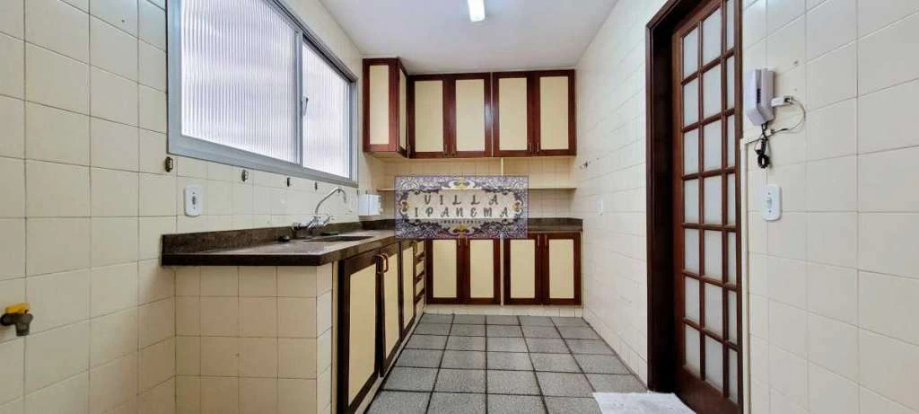 129 m² apartment with 3 bedrooms and a balcony — photo 14