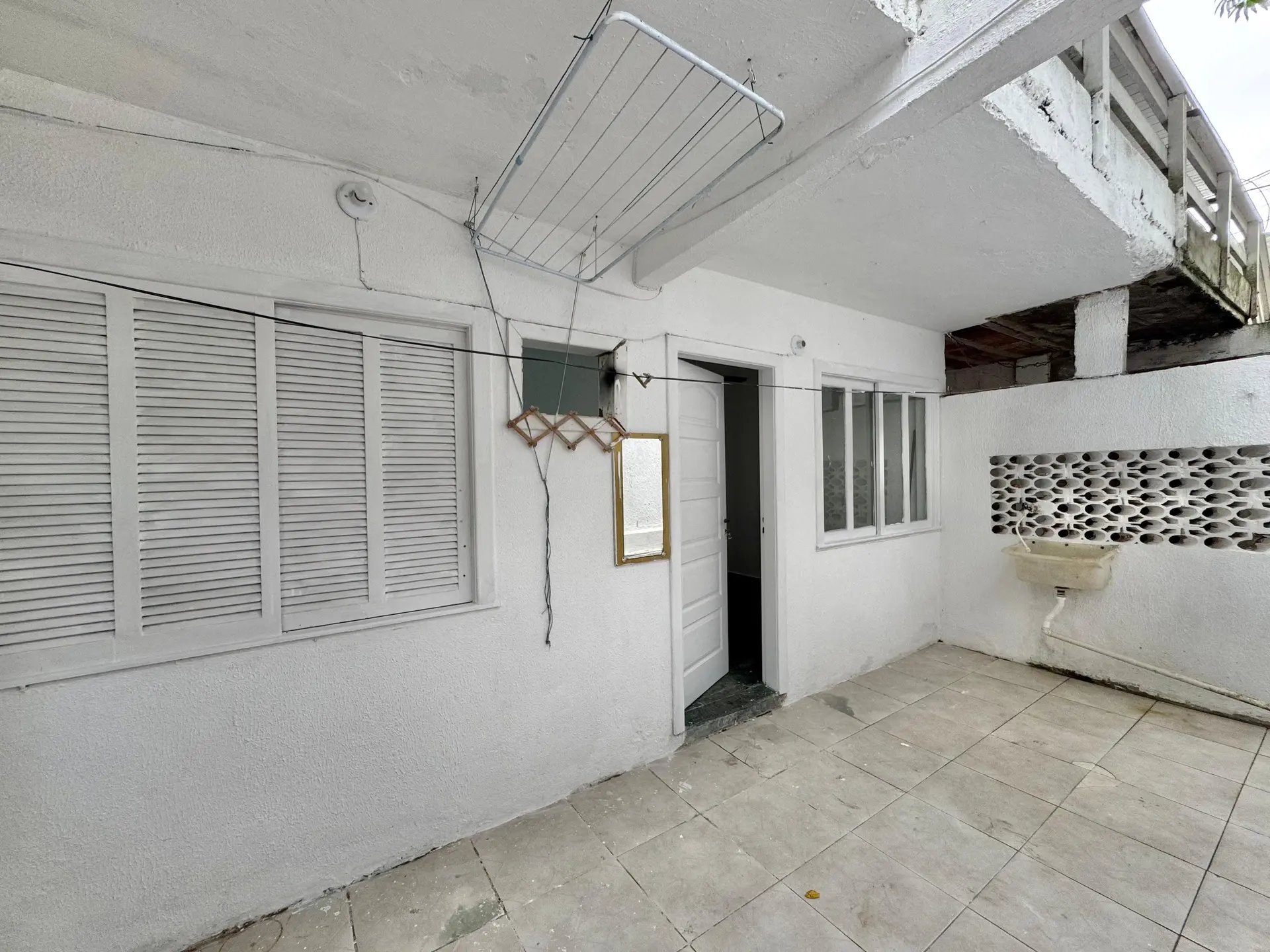 One-bedroom house with a garden in Rio de Janeiro — photo 12