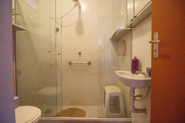 Furnished 2-bedroom apartment with a closed kitchen — photo 13