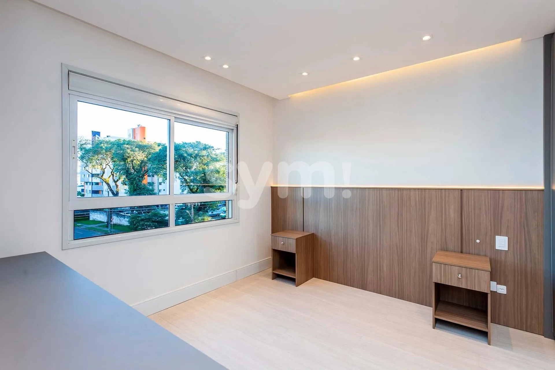 256 m² apartment with 3 en-suite bedrooms and enclosed balcony — photo 16