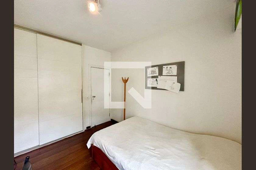Apartment with 4 bedrooms and an en-suite bathroom — photo 28
