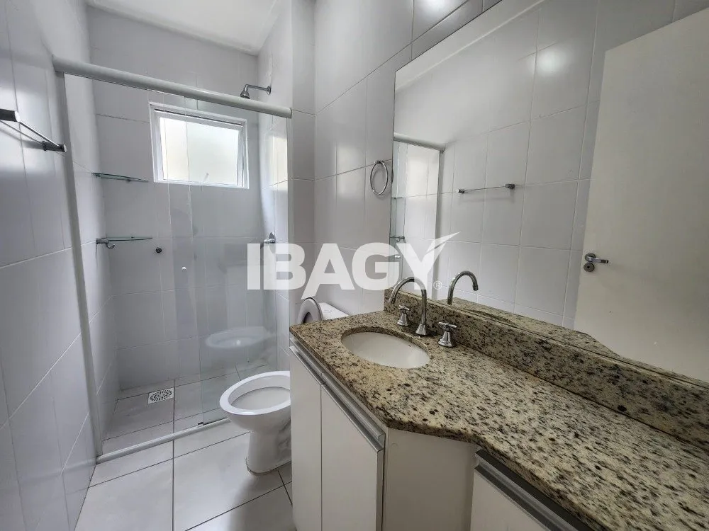 2-bedroom apartment with a mountain view — photo 11