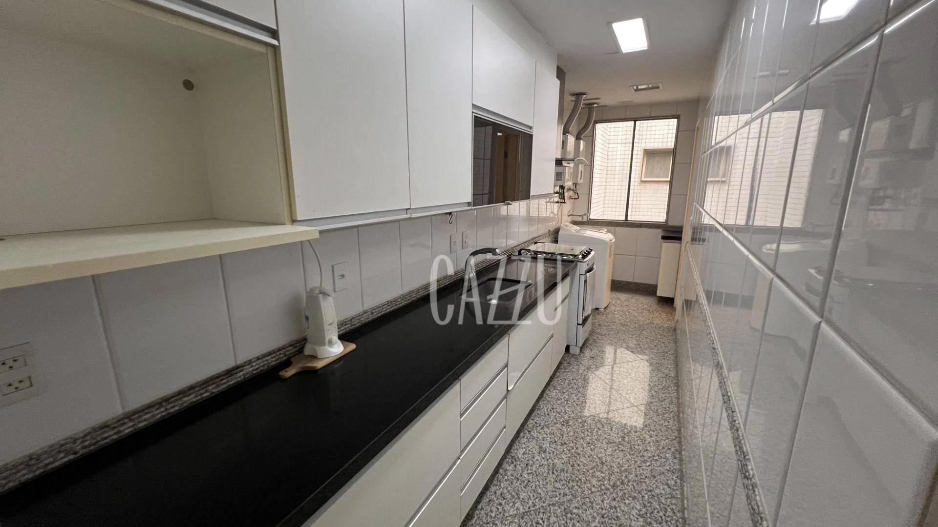 4-bedroom apartment in a building with a sauna — photo 15