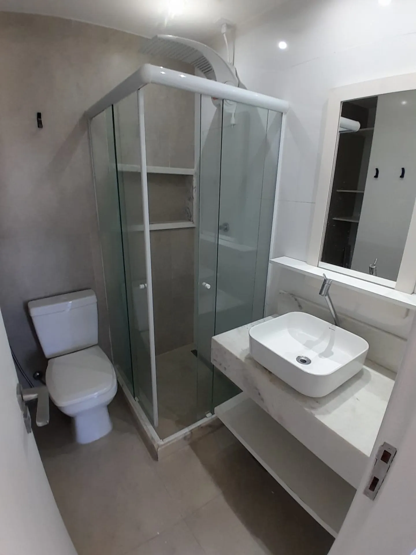 2-bedroom apartment with open-plan kitchen and balcony — photo 15