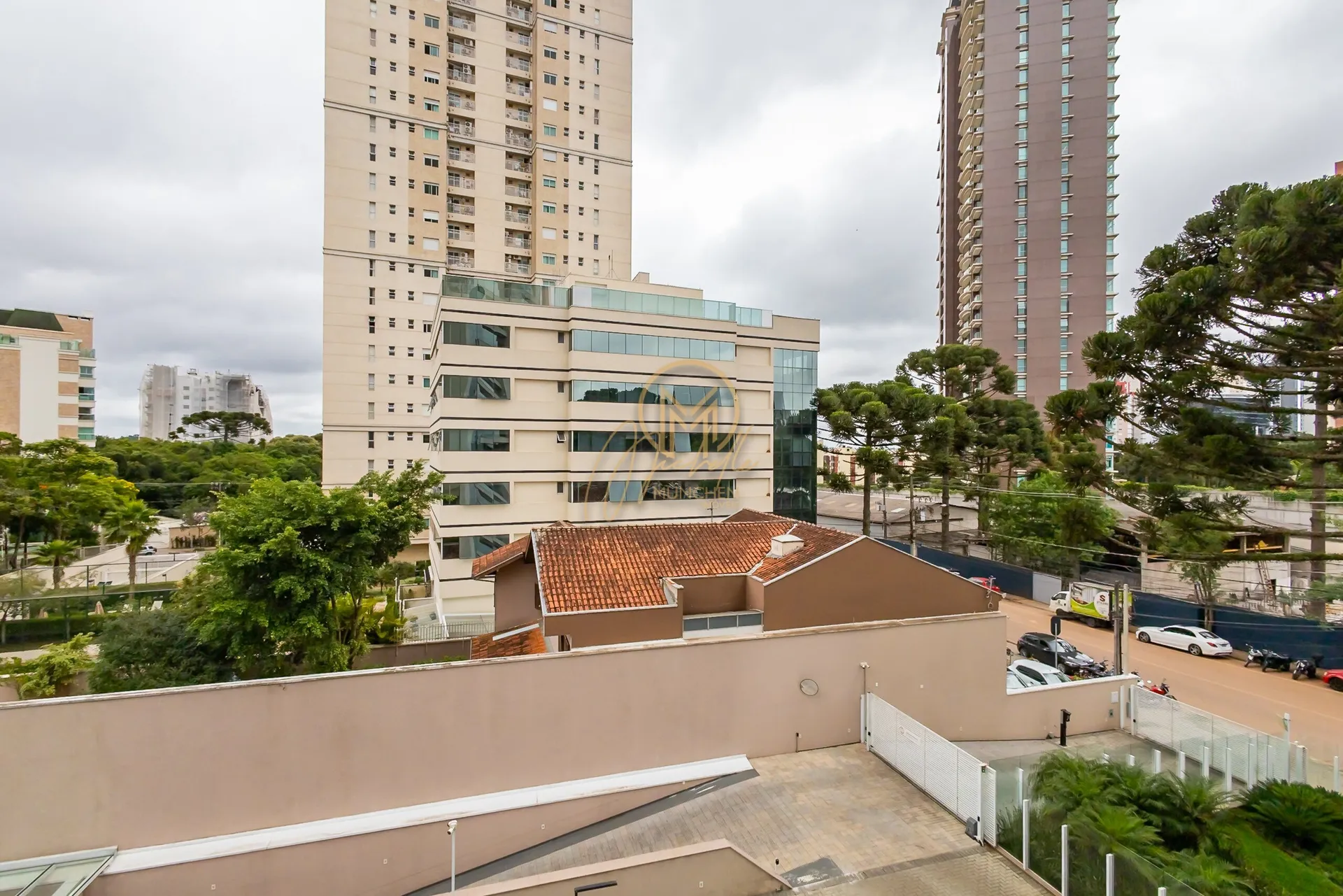 Furnished 462 m² apartment with 4 en-suite rooms — photo 33