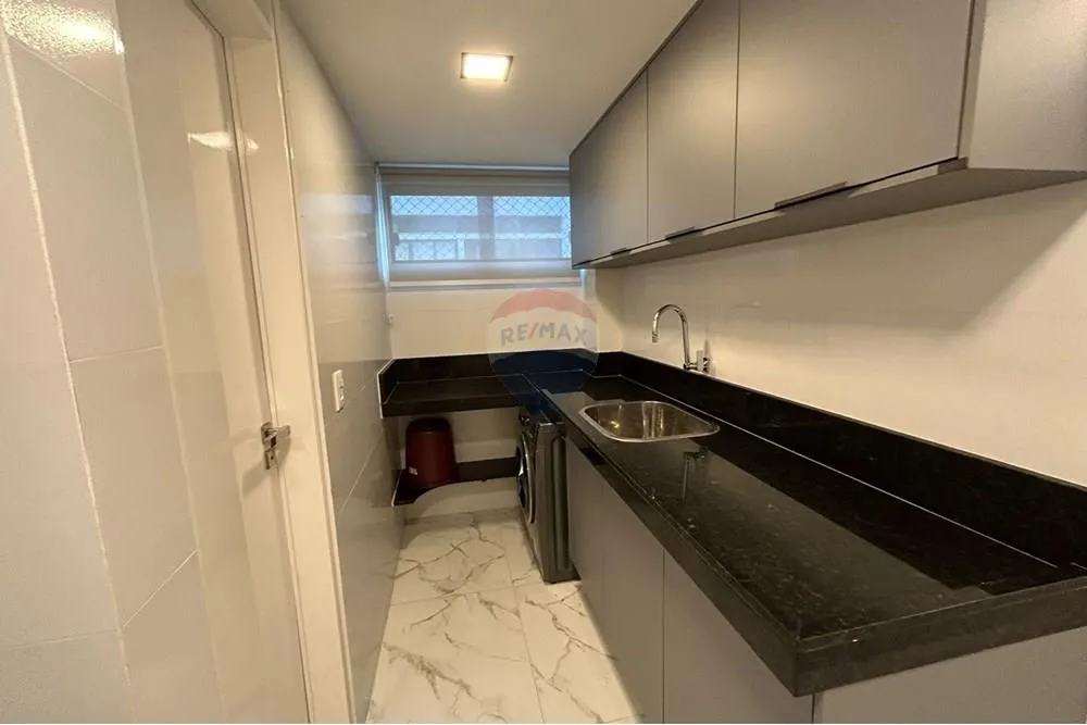 Furnished apartment, 132 m², with a glass-enclosed balcony — photo 59