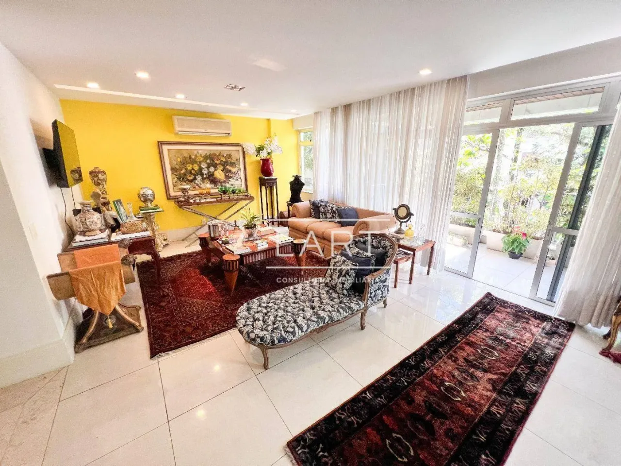 3-bedroom apartment with balcony and open-plan kitchen — photo 6