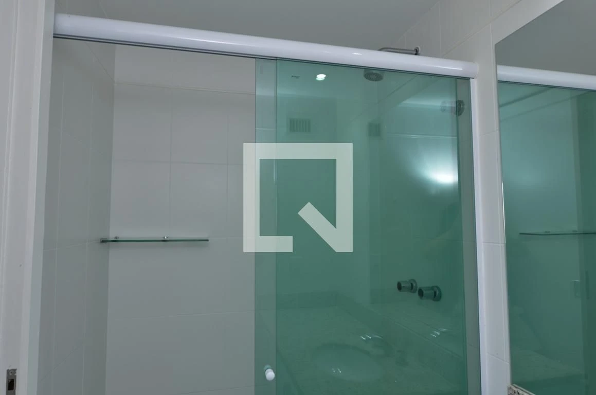 Квартира 80 м² із заскленим балконом та робочим місцем — photo 32