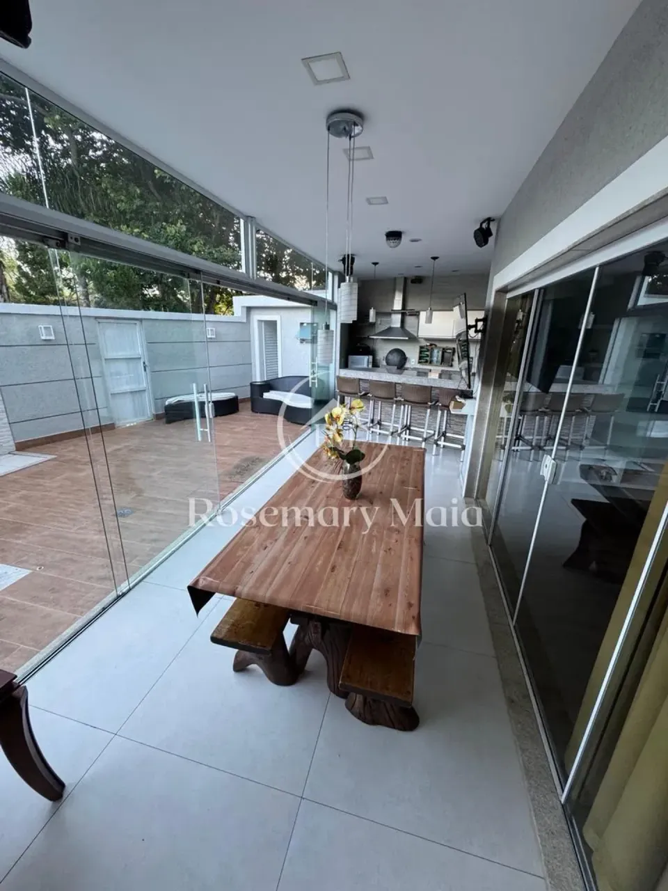 Furnished house with 4 bedrooms and 5 bathrooms — photo 15