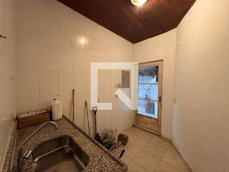 1000 m² house with a washing machine and a bathtub — photo 47
