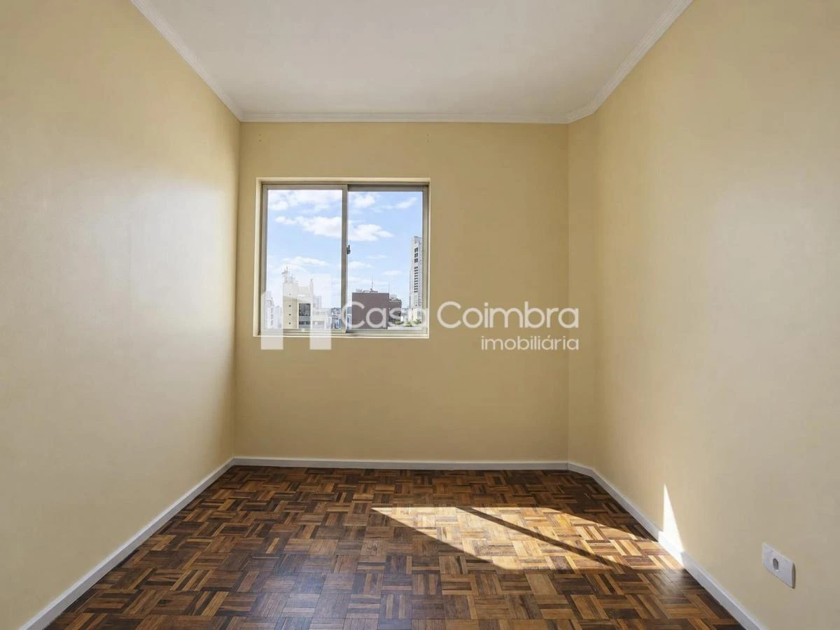 Apartment, 66 m², with wood or laminate floors — photo 21