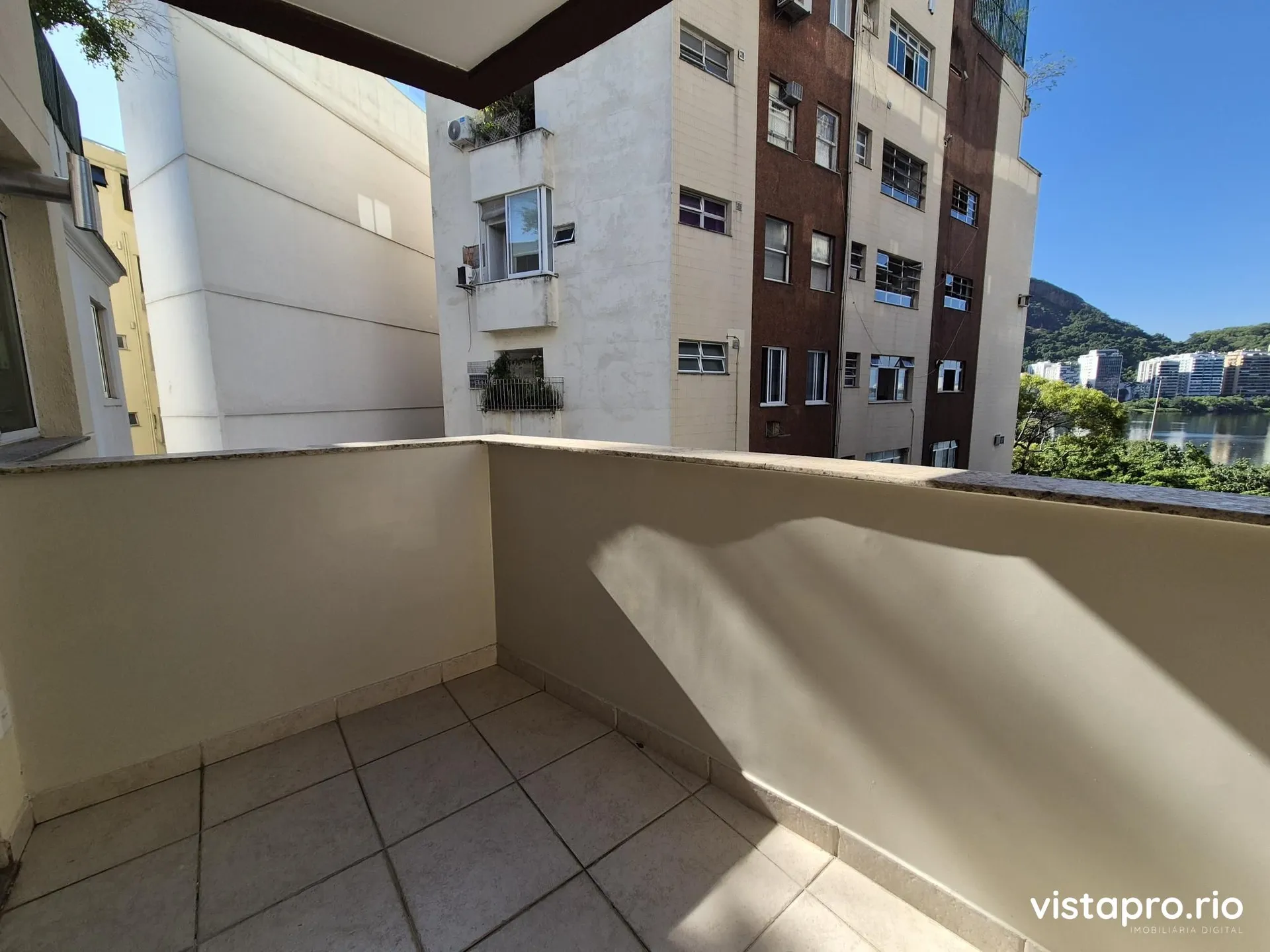 Furnished apartment, 50 m², with a water view — photo 9